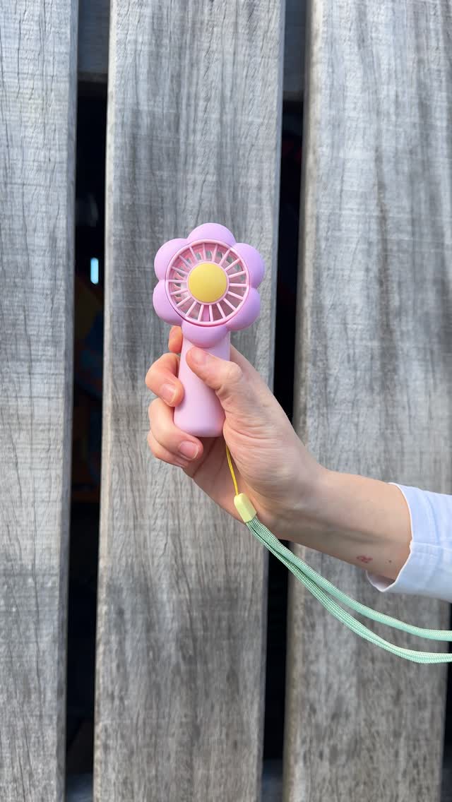 Find the fan that'll keep you cool 💨☀️#FlyingTigerCopenhagen by @flyingtiger