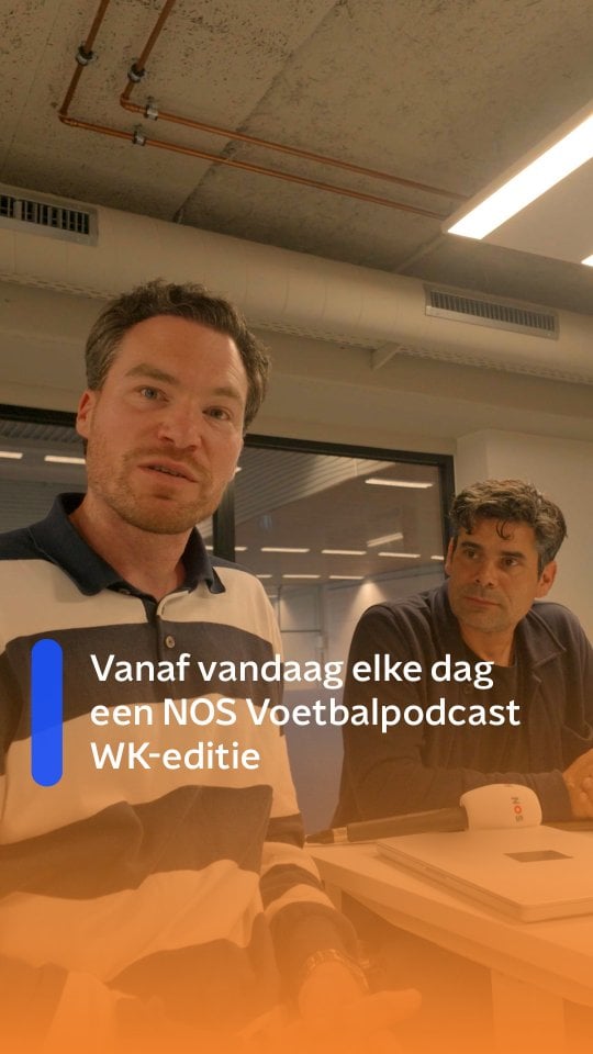 Vanaf vandaag staat er elke dag een NOS Voetbalpodcast WK-editie voor je klaar! De commentatoren van de NOS praten je dagelijks bij over Oranje, de bijzondere verhalen en anekdotes van in en rond de stadions. Met extra aandacht voor Curaçao en Kaapverdië.🎧 Luister de NOS Voetbalpodcast WK-editie onder andere in de NPO Luister-app. #WK #WK2026 #voetbal #nos #nporadio1 (edited) by @nporadio1