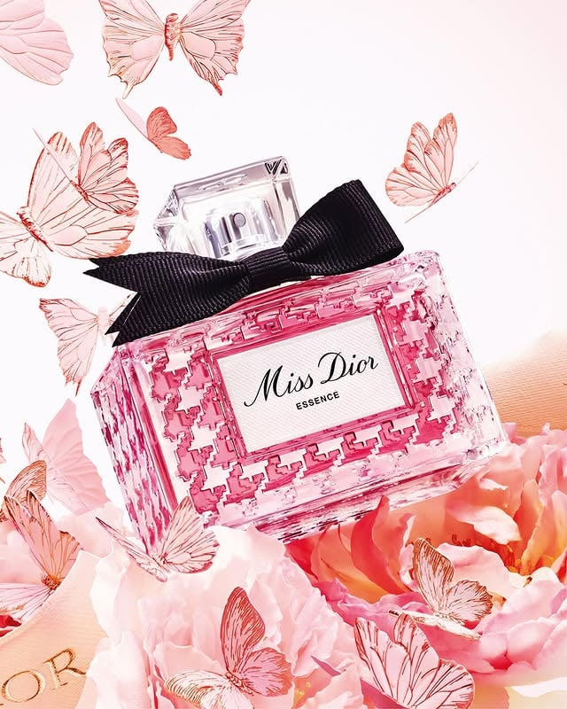 For a bold message of love, Miss Dior Essence reveals a tender yet powerful aura. A sublime bouquet that says more than a thousand words. #DiorBeauty by @diorbeauty