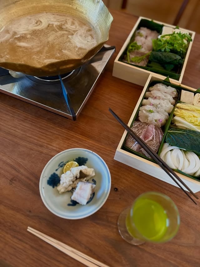 いつものメンバーで美味しく楽しい時間。みんなそれぞれいろいろあって、ほんと話は尽きない。でもこうやって定期的に集まるのって必要やなー。いっぱい喋っていっぱい笑って、さらにその後いっぱい歌った🎤奈良の1日🦌🦌🦌7枚目、まさかユキちゃんに🎵ハクション大魔王🎤の動画を撮られていたとは😂😂😂ストーリーズ見てびっくり、恥ずかしすぎて焦ったけど開き直って私もストーリーズにアップしたりました😆#他にもいっぱい歌ったのによりによってハクション大魔王とは#めちゃくちゃ恥ずい#昭和アニソン@yukiko_ishimura @m.carnero.m @miasbread @h_i_r_i_n_k_o by @h_i_r_i_n_k_o