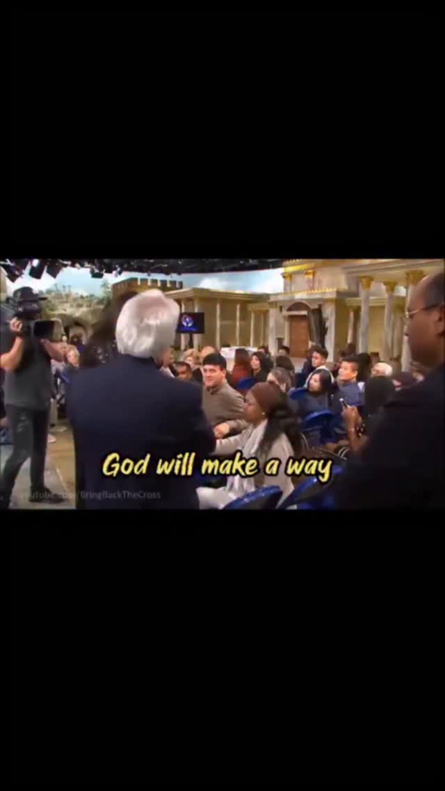 TBT 💃🏻 💃🏻 

Hallelujah 🙌 🙌 🙌

What a Great honor worshiping Jesus with the Great Man Of God @pastorbennyhinn 

#sinach #waymaker #explore #trending #worship