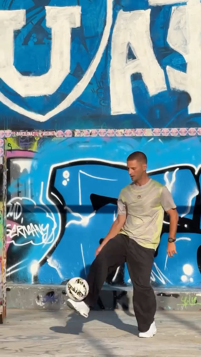 PubIi. Estos son los 3 mejores campos de fútbol callejeros de Barcelona. Cuál os ha gustado más? @footlockereu by @alexchiner