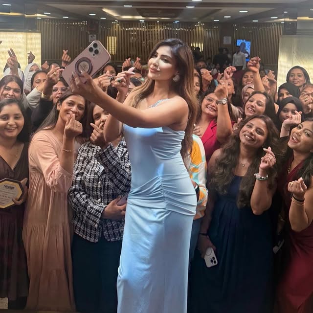 Had an amazing time in Surat! ❤️ The love and support that both AALA Girl and @aalagirlcosmetics received truly means the world to me🥹🥹

Seeing your trust in Gluella and the way you’ve embraced my vision motivates me to dream bigger and work even harder. ✨

Thank you for believing in us, for supporting this journey, and for being a part of the AALA Girl family. More exciting products, bigger dreams, and beautiful surprises are on the way. 💫

The AALA Girl era has only just begun. 🤍