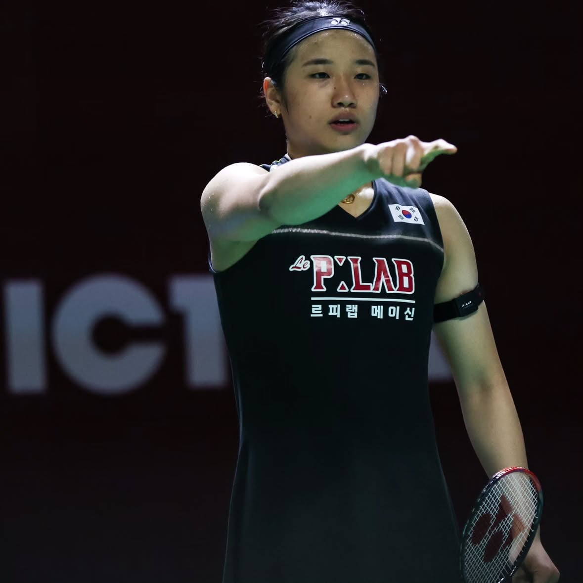 Reaching for another semifinal! My second in two weeks.

Had to dig deep today. @pcmeew you gave me a tough time.😝

What do you think of my photos? 🏸 or 🩰? 😜

Love the crowd in the Istora. It's wild! Going to need your support tomorrow. 🤩👏

또 다른 준결승에 진출했습니다! 벌써 2주만에 두 번째네요.

오늘은 정말 열심히 뛰어야했습니다. @pcmeew 선수의 경기 덕분이죠😝

오늘 사진 잘 나왔나요?😚🏸🩰

이스토라 경기장 관중분들의 열기가 무척 좋았습니다! 분위기가 무척 뜨거웠습니다. 내일도 여러분의 응원이 필요합니다. 잘 부탁드릴께요.🤩👏
.
.
.
#🍀💪
@badmintonphoto_official