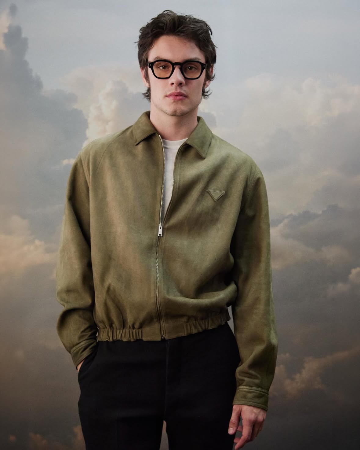 Inside Prada Mode New York with Prada Ambassadors Louis Partridge, Hunter Schafer, Charli D’Amelio and Amanda Gorman, together with Kemio, Nina Dobrev, Benjamin De Almeida, Rian Phin, Sarah Catherine Hook, Hugh Dancy, AnnaSophia Robb, Cazzie David, and Claire Drake.
Discover more via link in bio.

#PradaMode #PradaPeople #Prada @louispartridge_ @hunterschafer @charlidamelio @amandascgorman @mmkemio @nina @benoftheweek @thatadult @sarahcatherine.hook #HughDancy @annasophiarobb @cazziedavid @clairedrakee