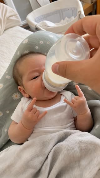 Baby’s first concert energy 🤘

Made with @higgsfield.ai 🧩