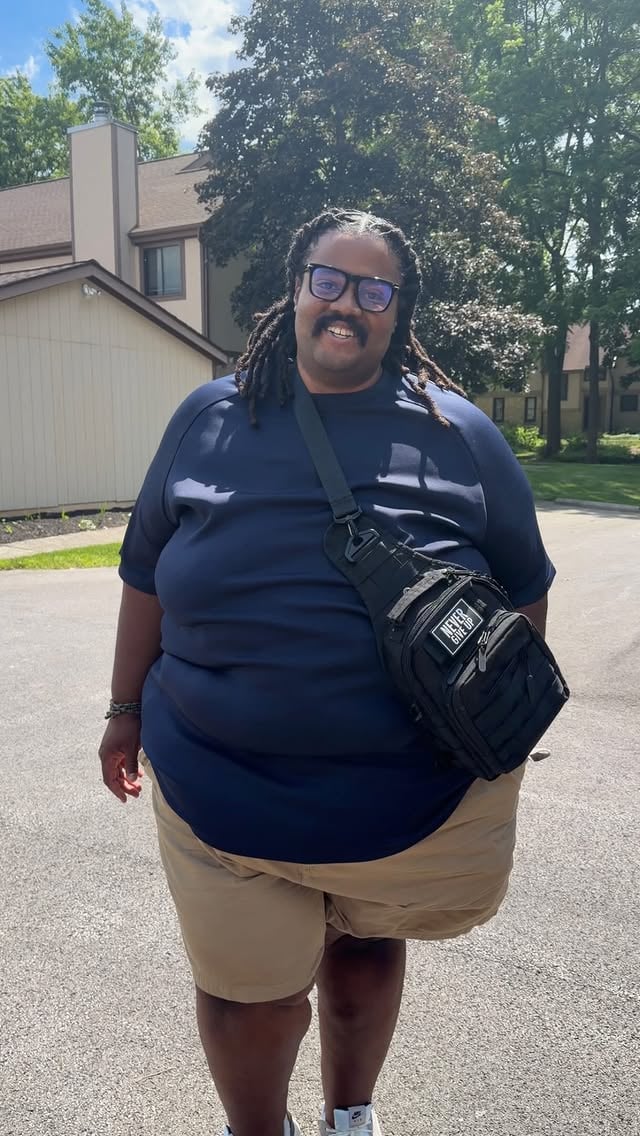 GRWM for my first ever golf tournament! 

Outfit details
Under garments: @underarmour 
Shorts: @kingsizedirect 
Shoes: @nike 
Shirt: @jcpenney 
Watch: @garmin 
Bag: @wolfpak.official 
Fragrance: @tomford 
Gum: @extragum 
Fuel: @oatsovernight