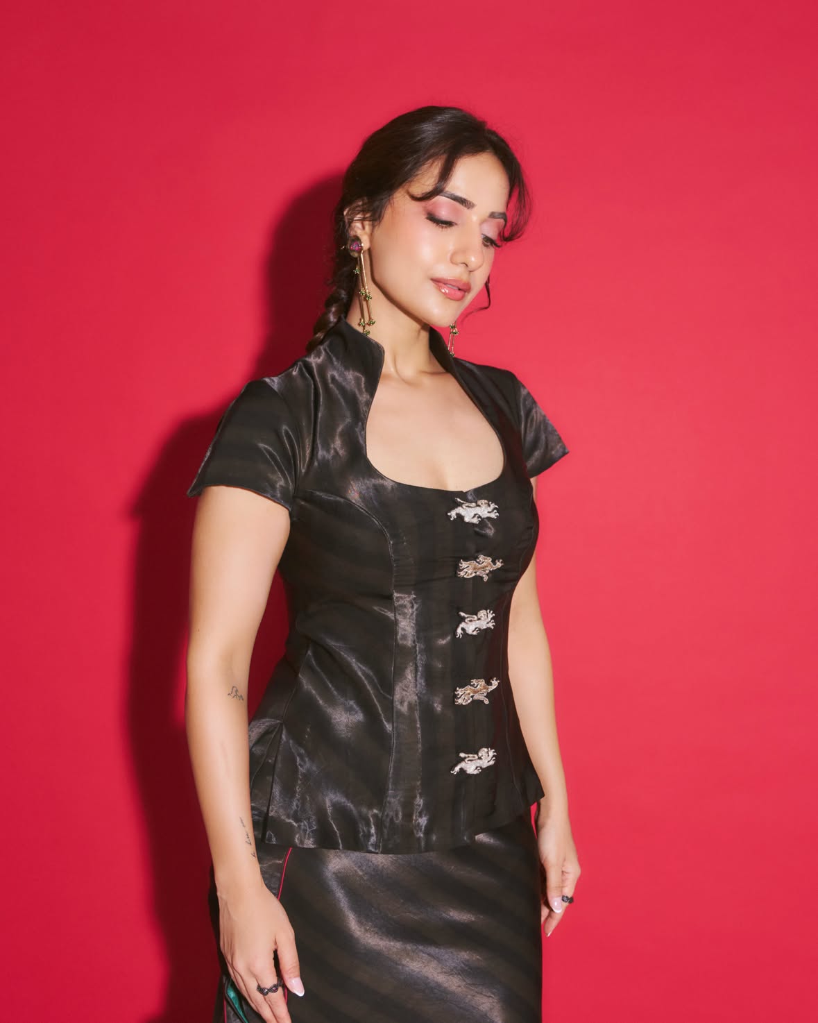 y’all keep saying I now look like my mum. thank god because I was beginning to get worried when were the genes gonna activateeeee👀

💋💋💋

Outfit: @quarter.hq 

Styled by: @harshitasamdariya
With @_shhreeyyaa
Makeup Artist: @vishakhadjain
Hair Stylist: @swapnilkashid_
Photographed by: @amannagoshe