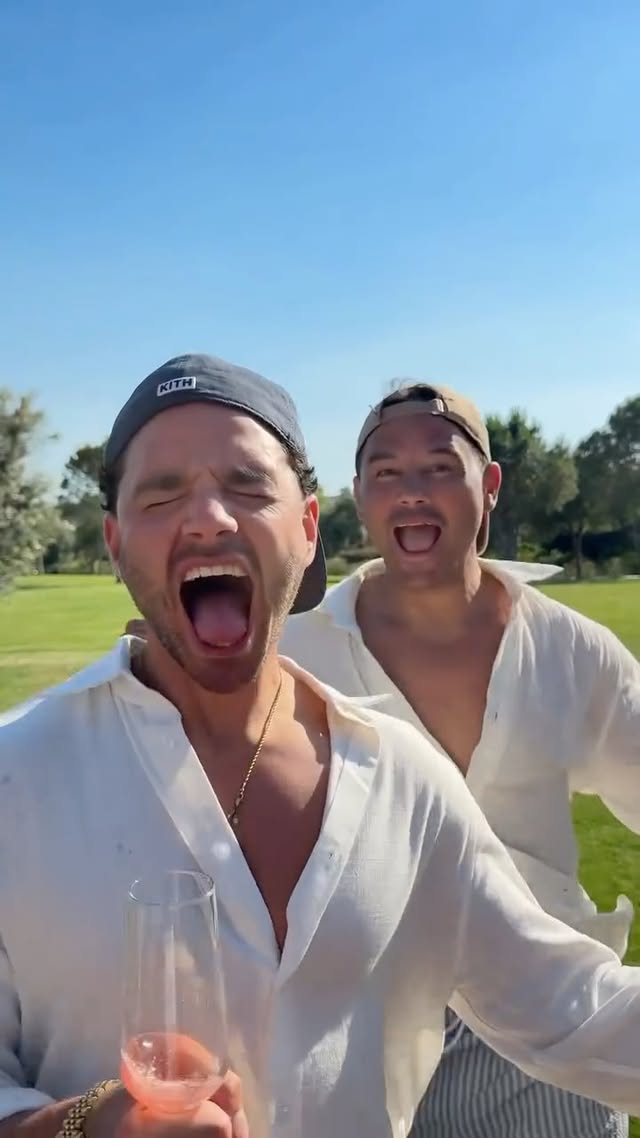 Sorry Scott…🤣🤣#thomasfamily by @adamthomas21