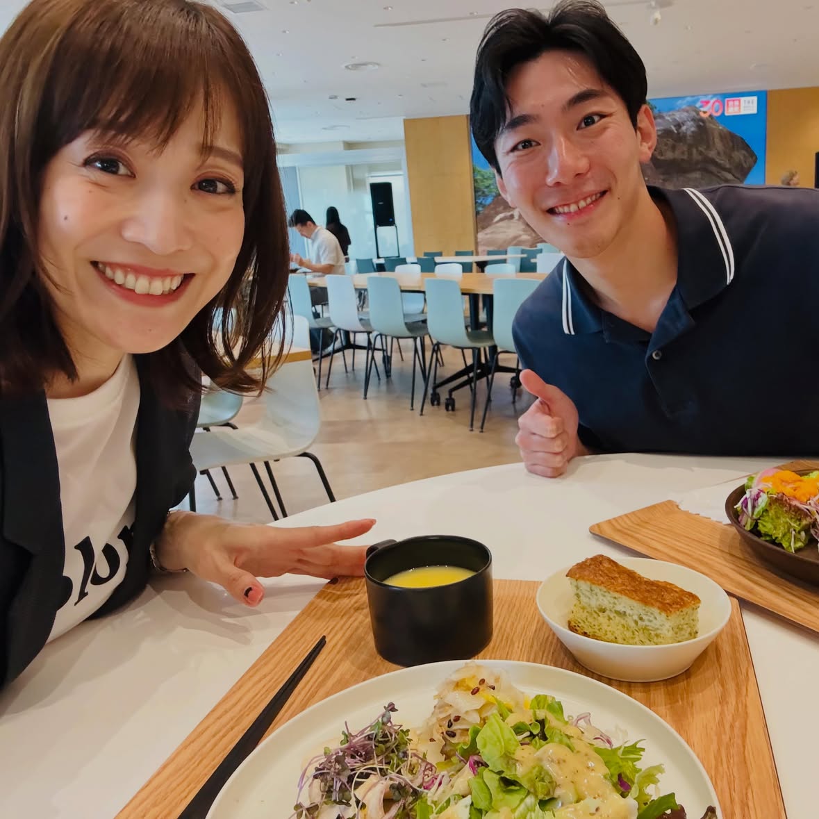 🐥🍽️🥗
社食の入り口でばったり会って
小沢アナとランチ😋

（初めて、社食で食べました🤣）

ひるおびもTHE TIME,も同じで、
世界陸上のデビューが
ブダペストで一緒だった小沢アナのことを
「世陸の同期」と思っています🏃‍♂️‍➡️

私のとんだドジ話を、
心配して、笑って聞いてくれて
後日談も笑ってくれて
ありがとう😅

#ひるおび
#thetime_tbs
#世界陸上
#TBSアナウンサー
#社食