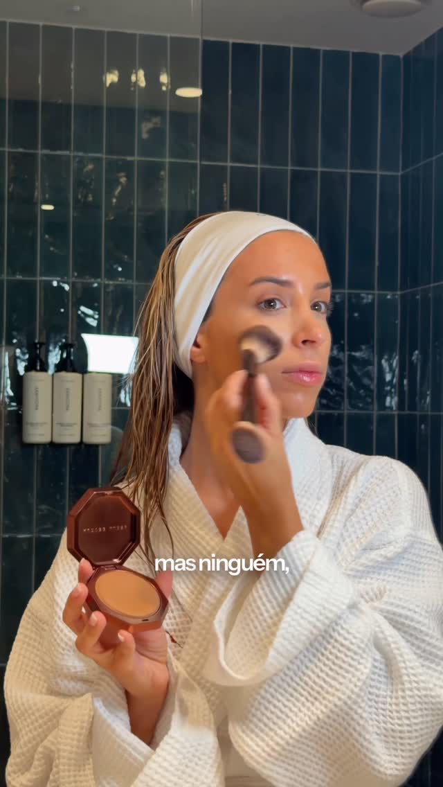 Narração da minha maquilhagem de hoje pela @mafaldacastro 😂🙏🏼 by @helenacoelhooo