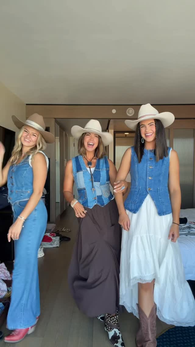 let’s go girls 🤠 by @betsymikesell