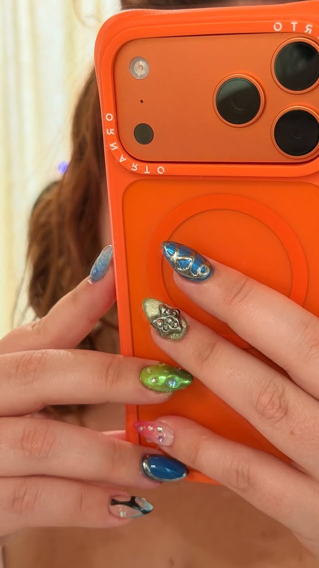 What should we call this set? 👽 Ty for going along with all my inspo @_genesisoasis_ 💅🏼 by @wendyfrita