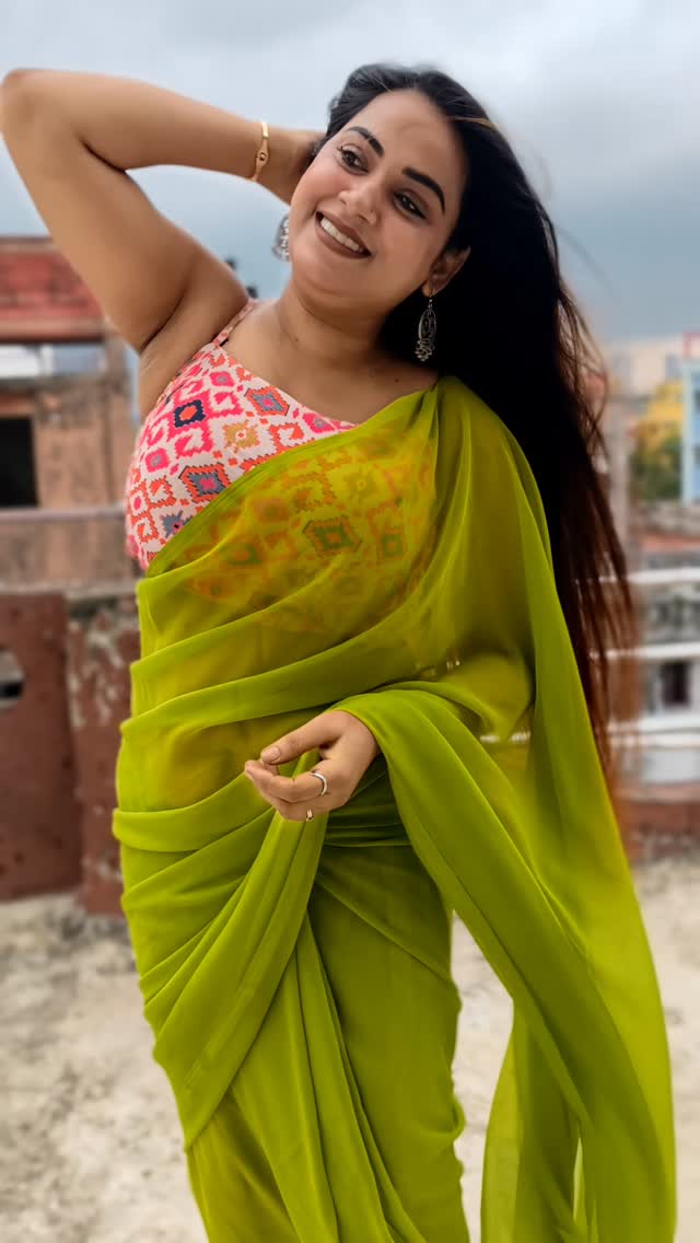 Ufff what a lovely weather 🌧️🌧️🌧️🔥🔥🔥😘😘 by @_pratimapramanick_12