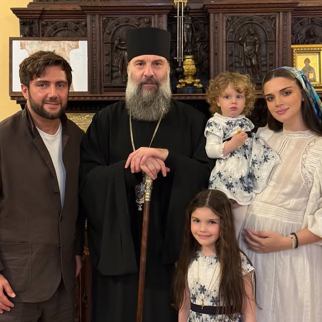 დღეს განსაკუთრებული დღეა ჩვენი ოჯახისთვის! აგვიხდა ოცნება პირადად შევხვედროდით უწმინდესს, რომელმაც დიდი სიყვარულით მიგვიღო! პატრიარქი საოცრად თბილი, კეთილი და ბრძენი ადამიანია! 🤍🤍🤍 დღეგრძელი იყოს საქართველოს უწმინდესი და უნეტარესი კათალიკოს-პატრიარქი შიო III 🙏🏻🙏🏻🙏🏻 by @janeta_kerdikoshvili