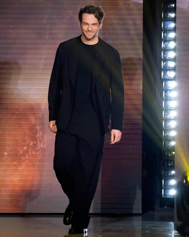 Un attore che, dal nonno Bud Spencer, ha ereditato il carisma e la caparbietà di farcela con il proprio talento 💙 A #Verissimo, Sebastiano Pigazzi ✨