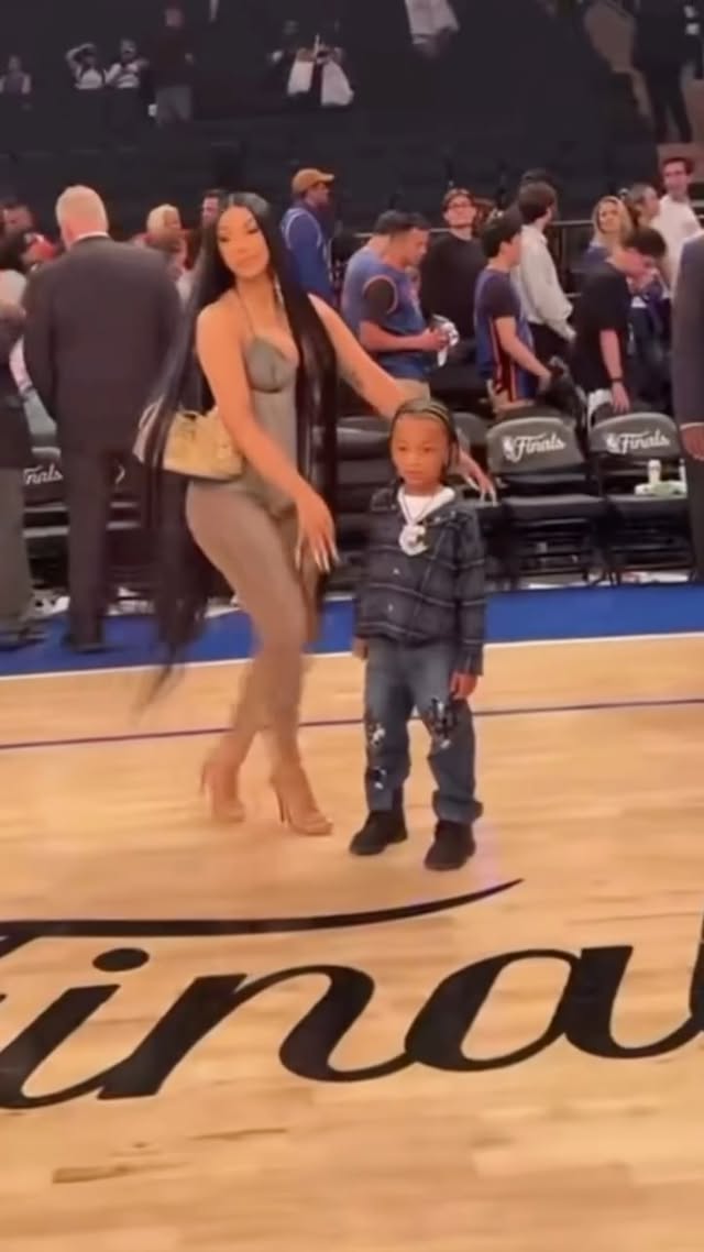 Cardi b and her son wave tonight at the NBA finals ❤️#cardib #bardigang #kxngcardo by @kxngcardo_