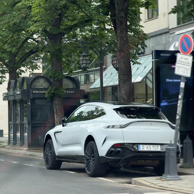 Düsseldorf spots by @automotive_mike