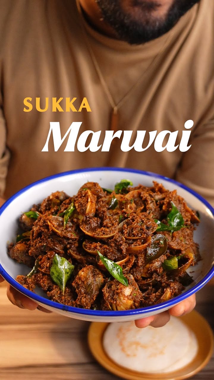 This Marwai Sukka is messy, spicy, full of flavour, and honestly tastes even better when eaten with your hands. The masala clings onto every clam perfectly, making every bite ridiculously addictive 🌶️🦪 One of those recipes that instantly feels like home after the first bite. 🤌

easyrecipes, chefnehal, foryou, explore, trending, viral, popular, foodies, mood, fyp