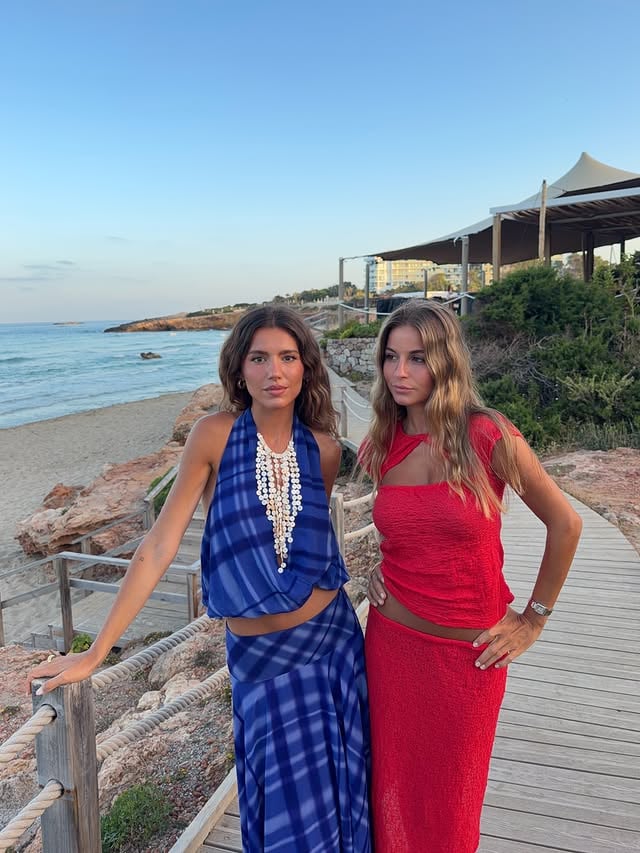Primera noche en Ibiza🍒🫐 by @andreanoguero