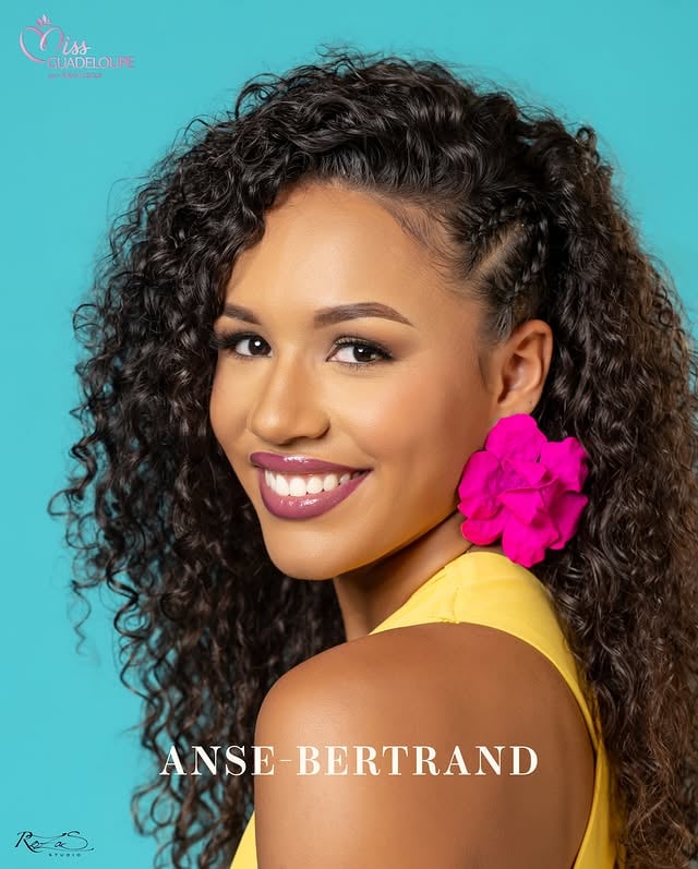 Miss Guadeloupe 2026 👑
Découvrez le portrait officiel de la candidate n°01
Mélanie GOSNAVE
20 ans — 1m71
Représentante d’Anse-Bertrand.
Pour soutenir Mélanie, envoyez MISS971 1 au 97000 depuis les Antilles-Guyane ou au 71071 depuis l’Hexagone*

👑 Déléguée régionale : @derrick_sandrine 
🎨 Direction artistique : @marvhyn_mezen 
💆 Coiffure : @beauty__shym 
💄 Make-up : @emilielapuly et ses équipes
👗 Robe & bijoux : @missguadeloupeofficiel 
📸 Photo : @photoschool971

*Service édité par Axxès Interactive, 0,99 € + coût d’un SMS depuis les Antilles-Guyane — 0,75 € + coût d’un SMS depuis l’Hexagone.