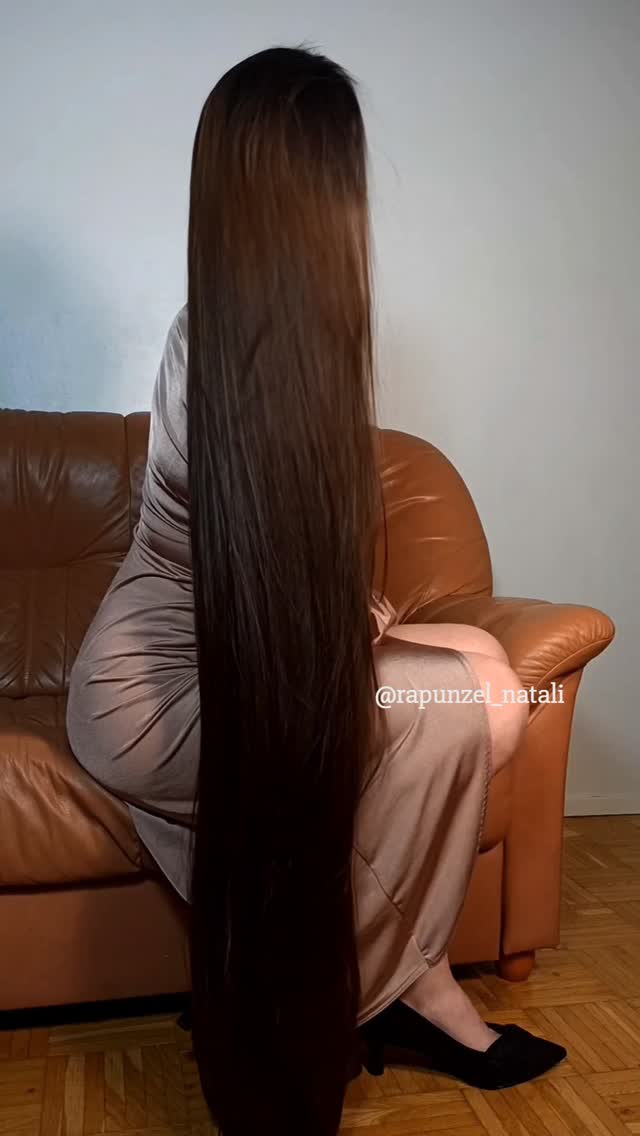 @rapunzel_natali 🙃Bun drop 🥵
.
.
.
.
#longhair #hair #superlonghair #hairgoals #rapunzel