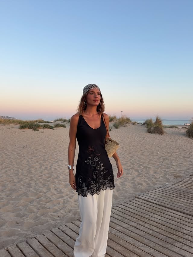 Soy una fashion victim, dije que la moda de los casquetes no era no mío pero nunca digas nunca 😂💘🍸 by @andreanoguero