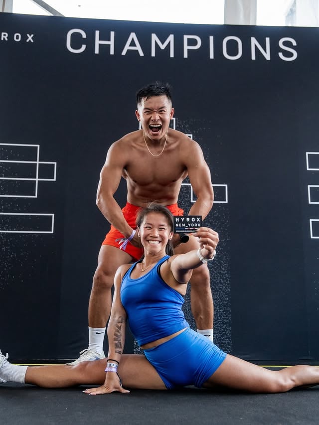 First HYROX Mixed Doubles 🗽🤍

NYC turned the heat all the way up with a 33°C race day 🔥

1:15:24 | we’ve got a benchmark, a few lessons learned, and a whole lot of memories.

Toronto, we’re ready for round two 🤝🏽🇨🇦🏁

📸: @nhanshotit 
Hit him up for your next @hyroxamerica race 💪🏼

#hyrox #newyork #nyc #hyroxworld #newyorkcity