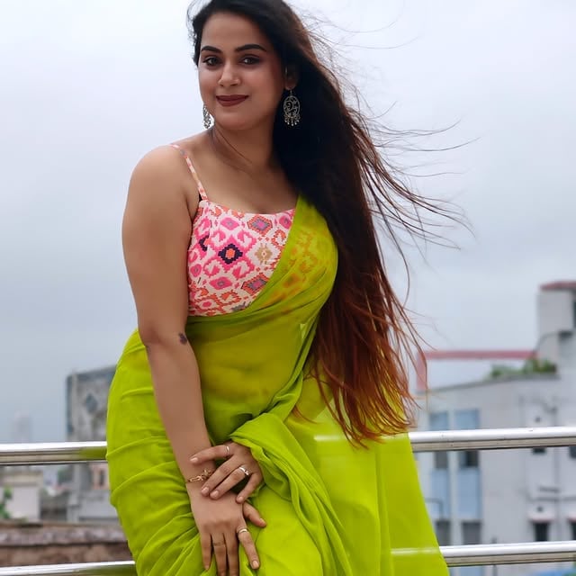 🖤🫠🫠 by @_pratimapramanick_12