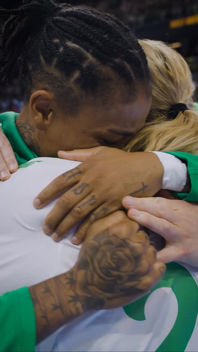 Nerves. Pain. Passion. 🇧🇷🔥 That’s Bruna de Paula ✨
That’s the heart of @gyoriaudietokc_official 💚. #ehfcl #handball #clw