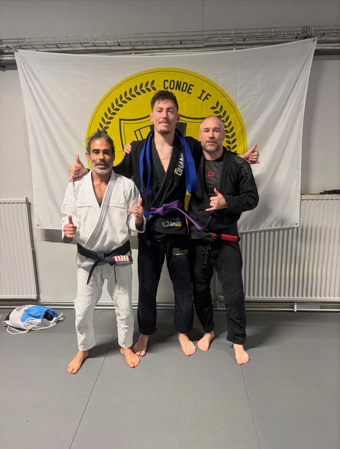 Today I got promoted to purple belt at @condebjjmma
💜💜
The gratitude I have for everyone here is something I can’t express into this caption, but mainly I want to thank my main coaches @fernando_ashtanga_jiu_jitsu and @martinhedenbergh for giving me the platform to develop into the grappler and martial artist I am today, also a special thank you to everyone I’ve trained with along the way, regardless if it was at @condebjjmma @escolajjfernandorocha @gofightatibaia or somewhere else, you guys have been amazing and helped me get better each time I stepped on the mat.
Now, as an advanced belt grappler I’m prepared to sacrifice a lot and take the extra steps to compete and win at major competitions, I’m ready for that step and feel this is something I want to dedicate a big part of my life into chasing it🤞 
Yet again, a massive thank you to everyone, and I wish to see you all soon, OSS🫂