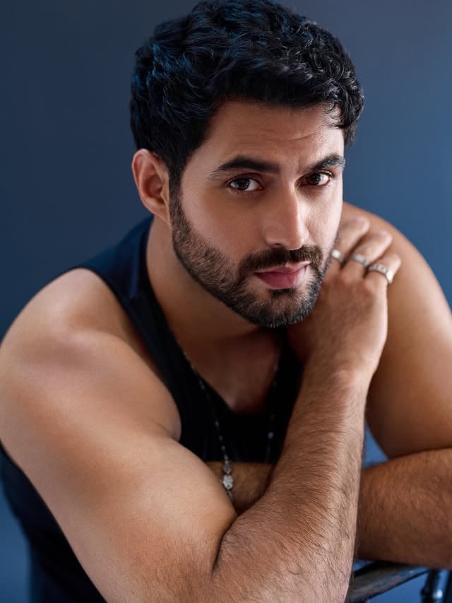 🥷🏻
Photographed by @aneevrao 
Styled by @divyakdsouza 
Assisted by @fusionandfashion07 
Hmua @nitutamang145 
Assisted by @cheereally
Pants: @sasa.studio2025 
Necklace: @orionzjewels 
Bracelet: @arykai.collective @ishhaara