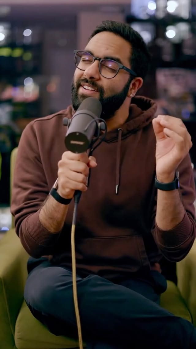 🚨 MISTAKE ALERT 🚨 I sang chiranthananA in this ONE TAKE please don’t kill me I promise I’m a good person. This was my favorite take and I didn’t even notice until I was about to export. I will never do this again pls 🥲

Many thanks to these incredible artists for this masterpiece 🙏🏾 @pt.rameshnarayan @rafeeq_ahamed_ @singerhariharana @kschithra 

#parayanmaranna #malayalam #AThirdHashtag