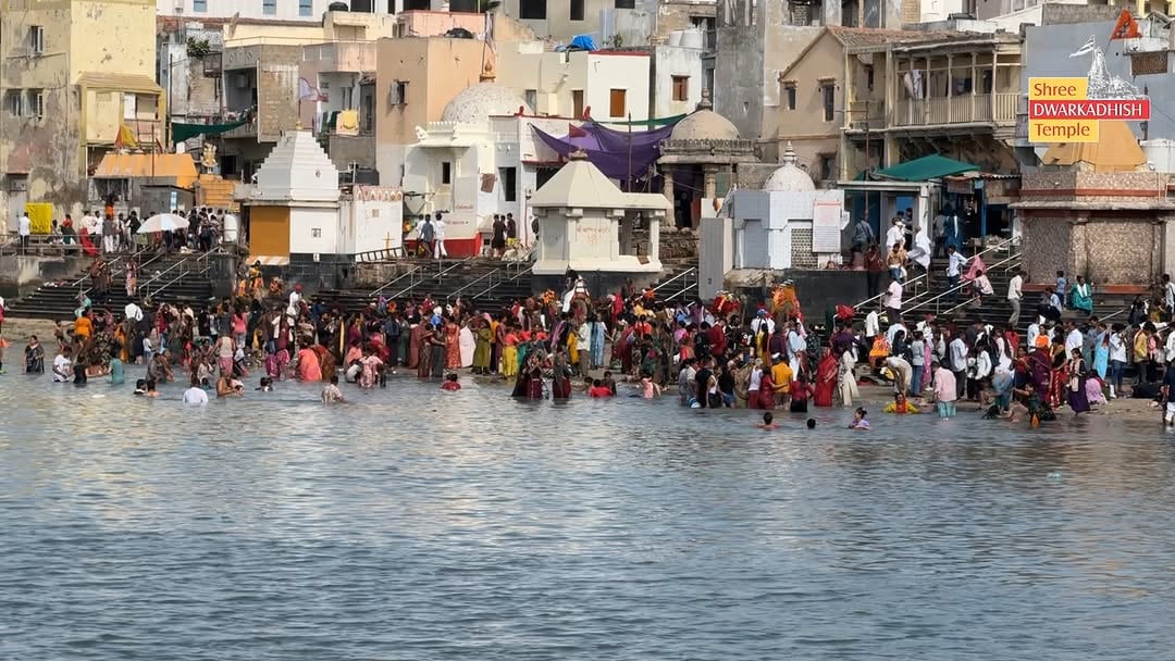 Dwarkadhish Temple Dhwaja Arohan Dt.08/06/2026#ShridwarikadhishmandirOfficial #dhwajaarohan #jaydwarkadhish#dwarka #dwarkadhishlivedarshan #temple