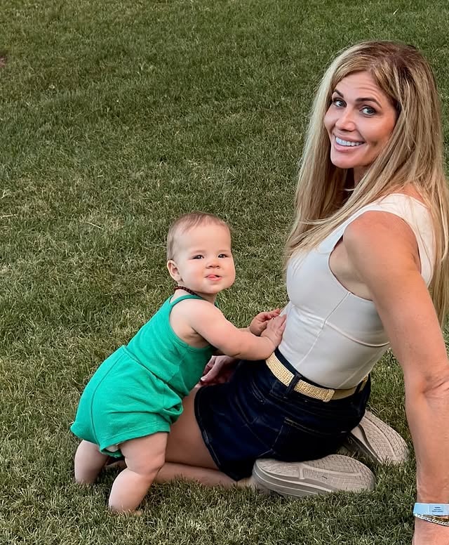I don’t know who needs to hear this but at 40 I was heartbroken, single and nowhere near having my own lil family. The thought of even being in a relationship with someone who cared about my well being seemed like a joke.I have so much gratitude for that low point. It was the straw that sparked my awakening.Not sure who needs to hear it but the only timeline you are on is the one YOU make for your own life. Throw the dang timer in the trash and hold onto your hope. 💕💫🙏🏽 by @torriewilson