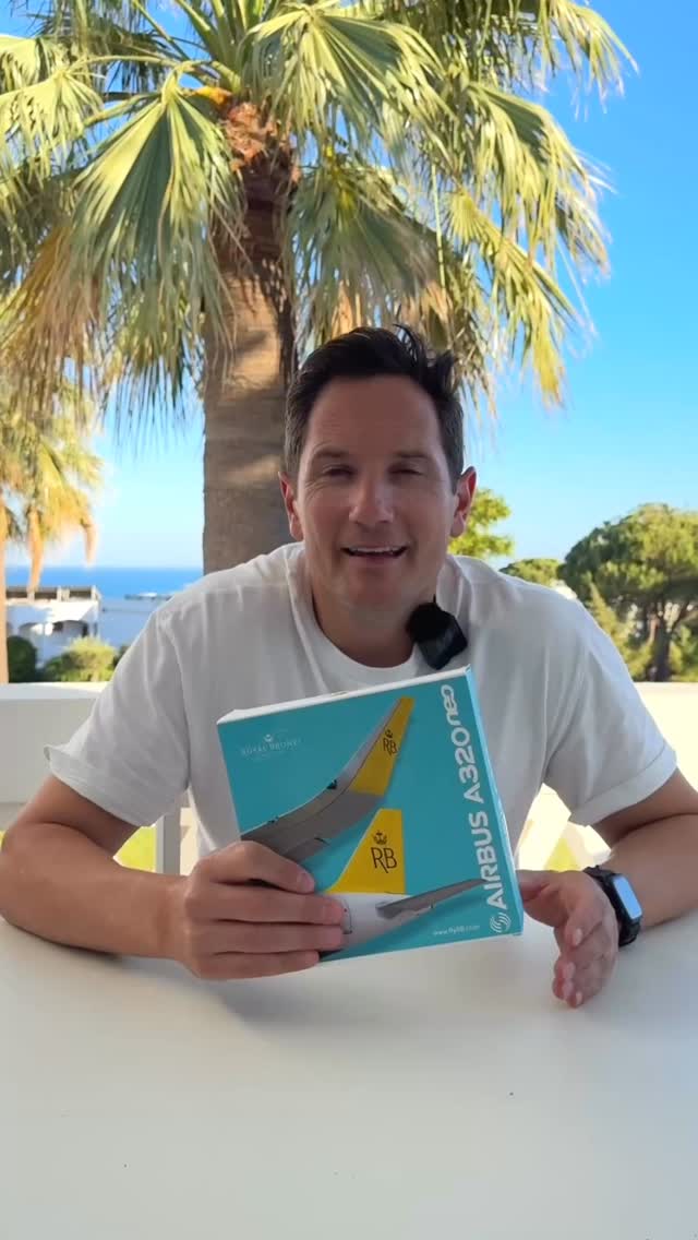 ✍️BEST COMMENT WINS✍️✈️SHOUTOUT TO ROYAL BRUNEI AIRLINES✈️Sunny greetings from Portugal 🇵🇹Wishing you all the best! Joe #sevenair #flywithcaptainjoe #royalbruneiairlines #airbusflightacademy by @flywithcaptainjoe