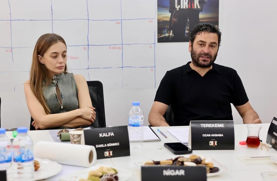 ‏‪#Çırak‬
أوزان اكبابا و داملا سونماز من تدريبات قراءة سيناريو الموسم الثاني من مسلسل المتدرب 💥