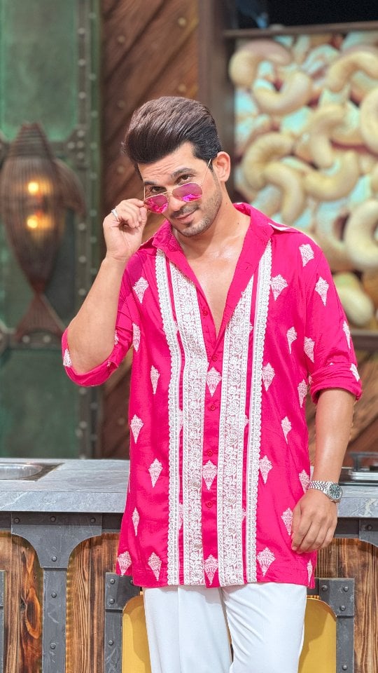 Keeping it classic, keeping it ethnic. ✨️

Watch me every weekend on Laughter Chefs for a dose of fun, laughter, and entertainment! 😄🍳

#ArjunBijlani #Arjuners 
#MainuLutLeGaya #Entertainment #LaughterChefs