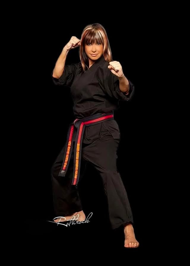 Goodmorning.. new work out video for body stretch, arms and abs in my subscriber page.. link in comments to join by @officialcynthiarothrock
