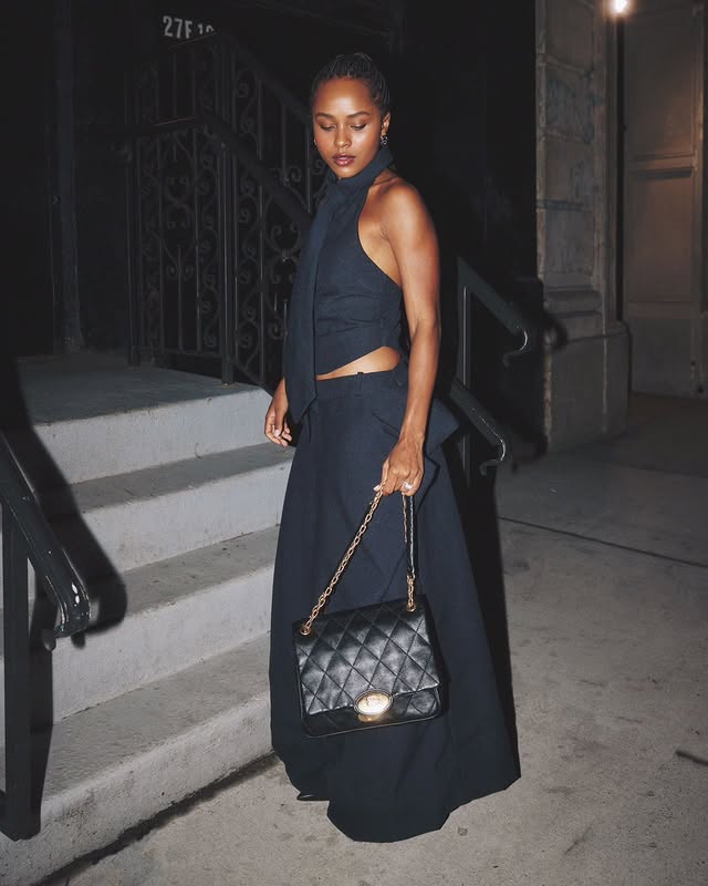 de onde os sonhos são feitos 

Look: @joao_pimenta 
Bolsa: @burberry 
Stylist: @carolinecostax 
Fotos: @barbaragabriellee