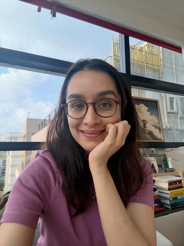Office wale attendance lagao 🙋🏻‍♀️ by @shraddhakapoor