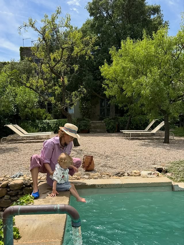 Family weekend ❤️ thank you for the special stay at Casa Daró @viu_emporda 🌳 by @blancamiro