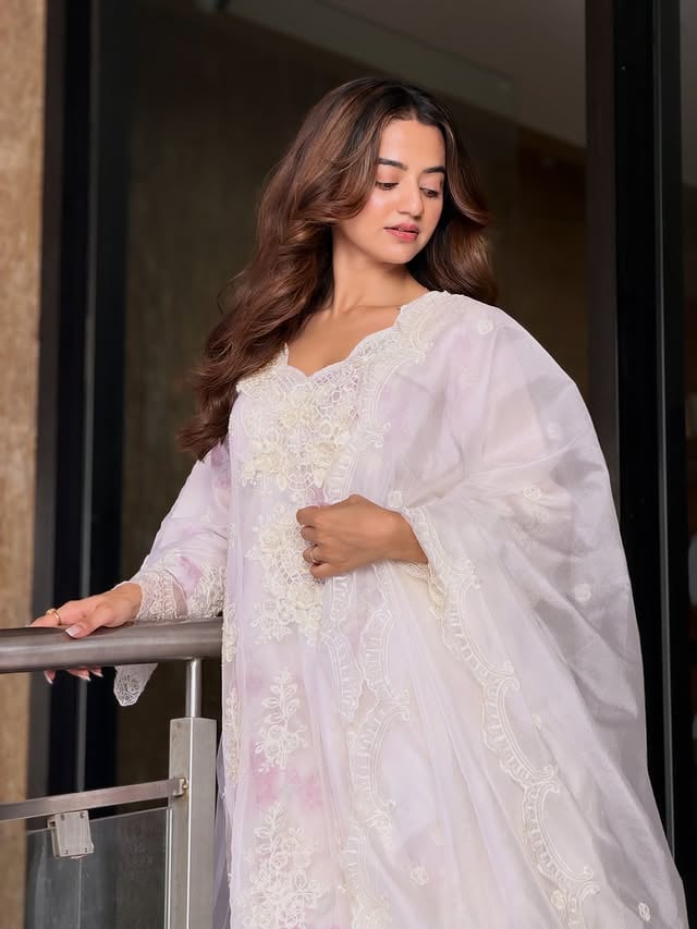 Desi-core ✨💖

Outfit by: @label_s4u 
Stylist/PR: @styleitupbyaashna