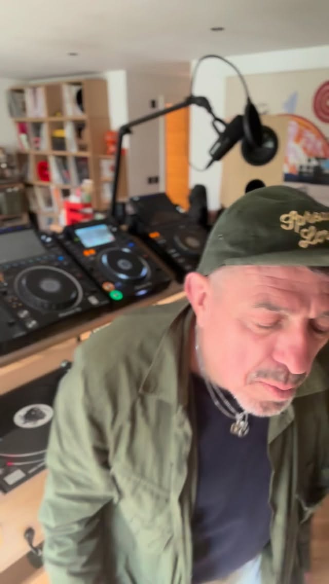 Frankie knuckles and the unreleased mix finally arrives . Its a grail ❤️❤️❤️♨️♨️♨️🙏🏼🙏🏽🙏🏼🙏🏽🙏🏼🙏🏽💣💣💣💣❤️💔❤️💔❤️💔
dont give into hate x